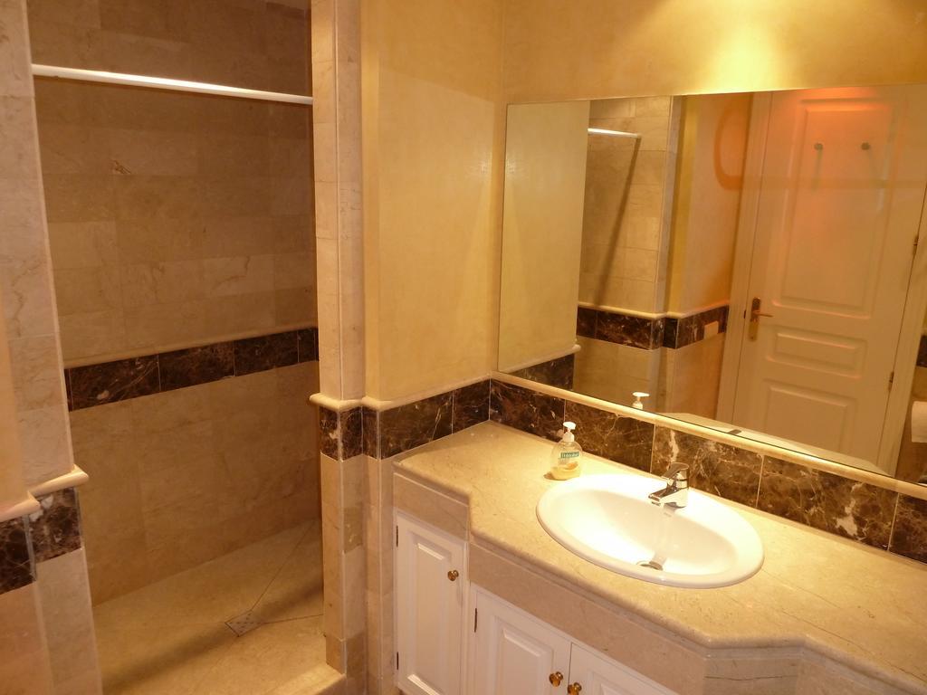 Greenlife Village Apartment Μαρμπέλλα Δωμάτιο φωτογραφία